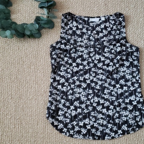 New York & Company Tops - New York & Company Sleeveless Top XS